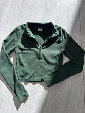 Sundays Best Dark Green Half-Zip Cropped Fleece Pullover